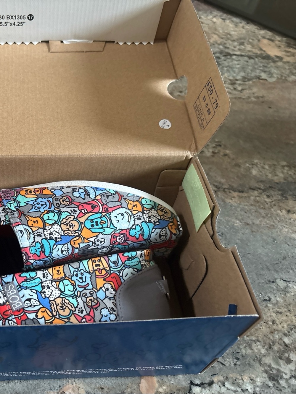 Sketchers Memory Foam Flats Sz 9.5 “Woof Party” Party Design